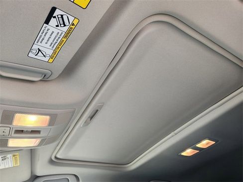 Used 2025 MAZDA CX-5 AWD 2.5 S w/ Preferred Package image 18