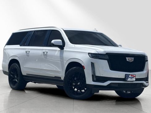 Used 2023 Cadillac Escalade ESV Sport Platinum AWD/4WD image 2