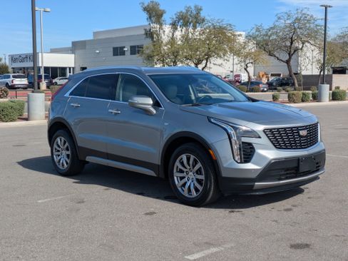 Used 2023 Cadillac XT4 Premium Luxury image 7