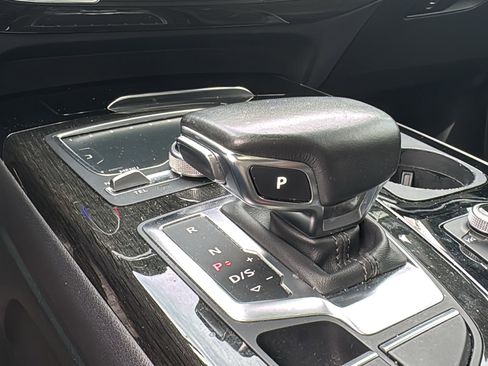 Used 2018 Audi Q7 3.0T Prestige w/ Prestige Package AWD/4WD image 22