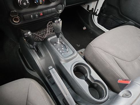 Used 2018 Jeep Wrangler Unlimited Sport AWD/4WD image 25