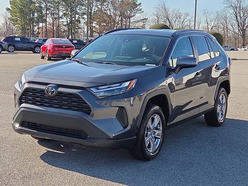 Used 2025 Toyota RAV4 XLE image 2