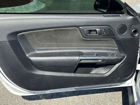 Used 2017 Ford Mustang Shelby GT350 w/ Electronics Package image 14