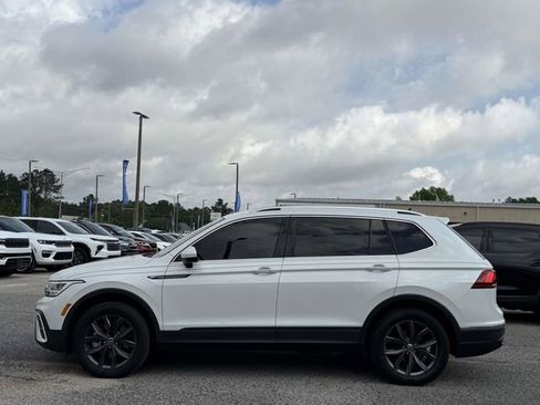 Used 2023 Volkswagen Tiguan SE FWD image 11