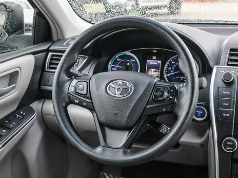 Used 2017 Toyota Camry LE image 16