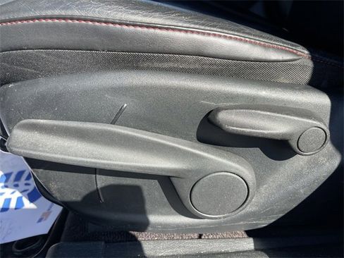 Used 2017 Jeep Cherokee Trailhawk image 12