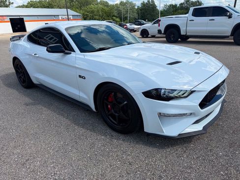 Used 2019 Ford Mustang GT RWD image 7