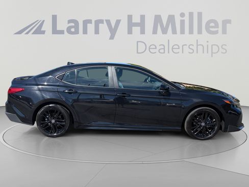 Used 2026 Toyota Camry SE FWD image 6