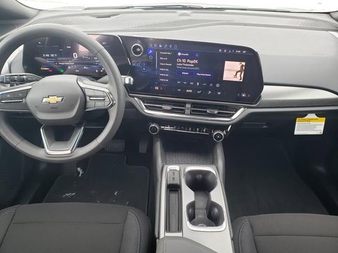 New 2026 Chevrolet Equinox EV LT FWD image 17