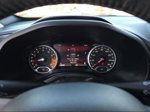 Used 2018 Jeep Renegade Limited image 6