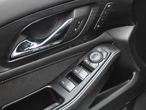 Used 2023 Chevrolet Traverse High Country image 17