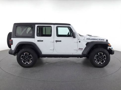 Used 2025 Jeep Wrangler Unlimited Rubicon 4xe w/ Convenience Group AWD/4WD image 8