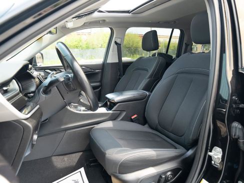 Used 2021 Jeep Grand Cherokee L Laredo w/ Luxury Tech Group I AWD/4WD image 24