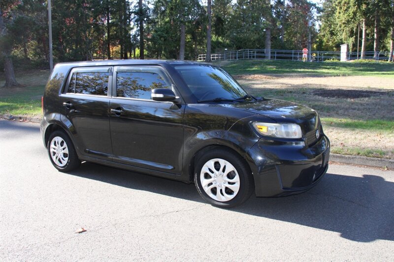 Used 2008 Scion xB FWD image 2
