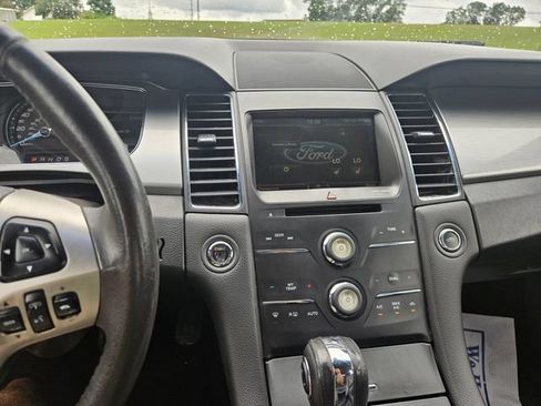 Used 2015 Ford Taurus SEL w/ Equipment Group 201A FWD image 17