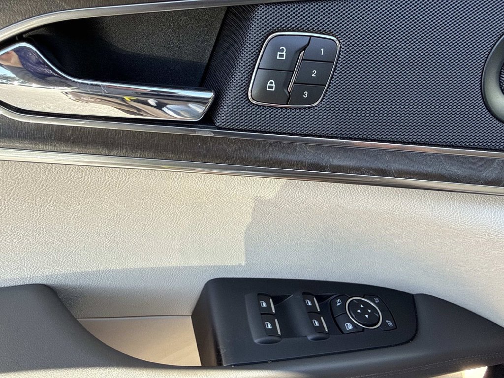 Used 2019 Lincoln Nautilus Reserve FWD image 19
