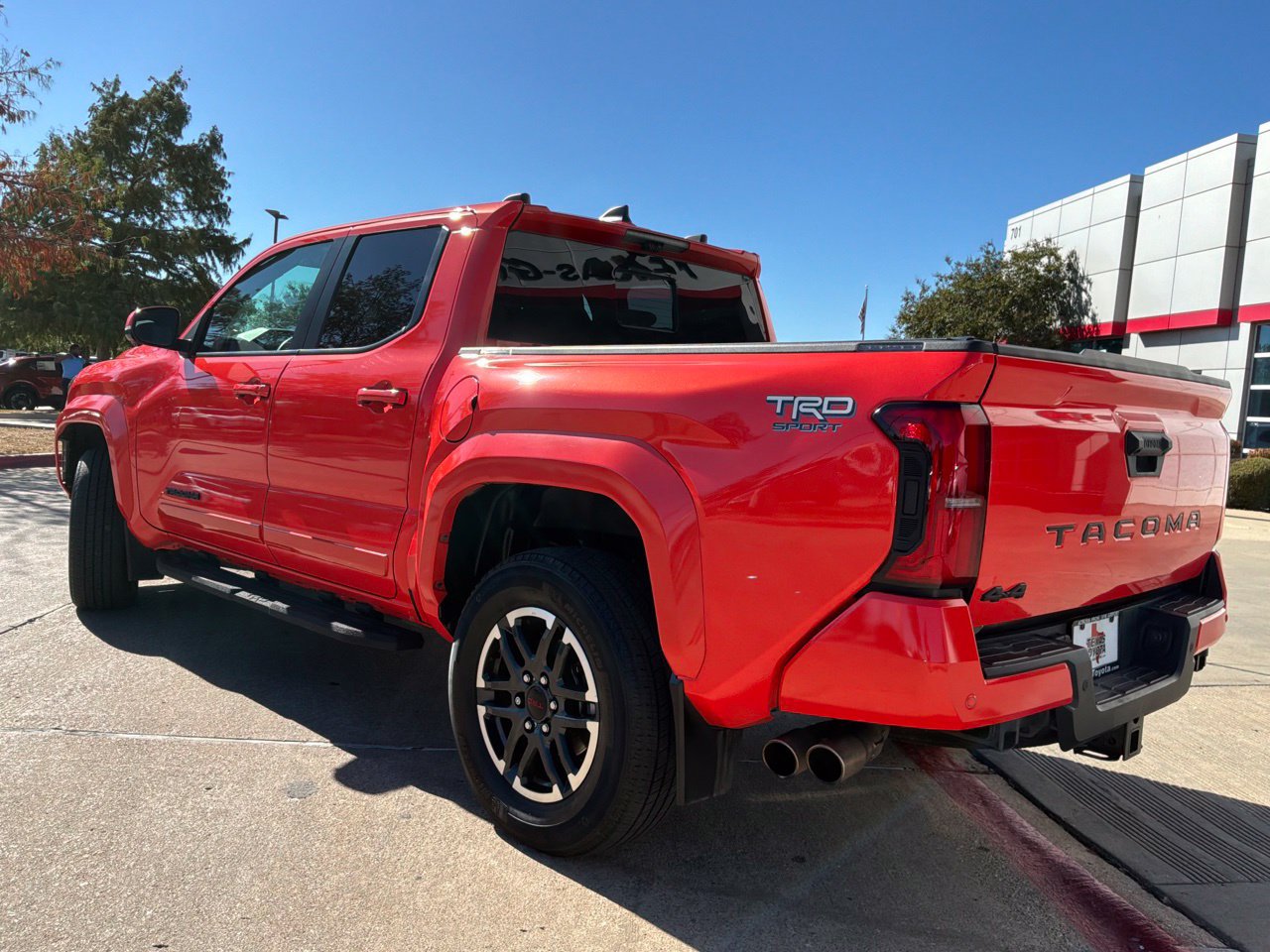 Used 2024 Toyota Tacoma TRD Sport w/ TRD Sport Premium Package AWD/4WD image 8