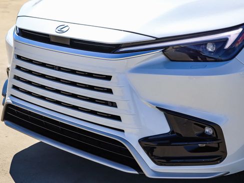 New 2026 Lexus TX 500h AWD image 8