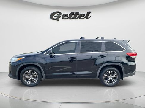 Used 2017 Toyota Highlander Plus FWD image 8