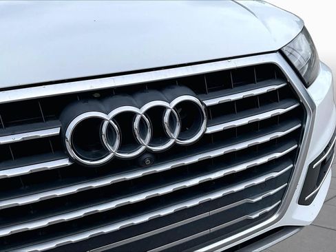 Used 2018 Audi Q7 3.0T Prestige w/ Prestige Package AWD/4WD image 30