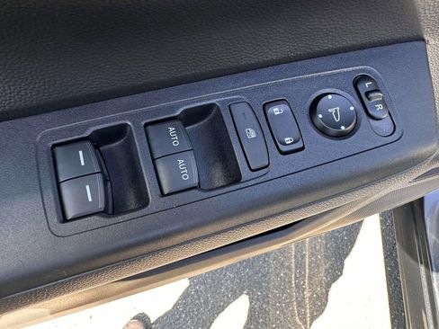 Used 2023 Honda CR-V EX image 9