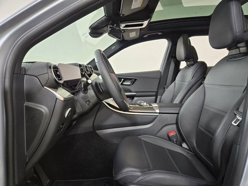 Certified 2025 Mercedes-Benz GLC 300 4MATIC image 17