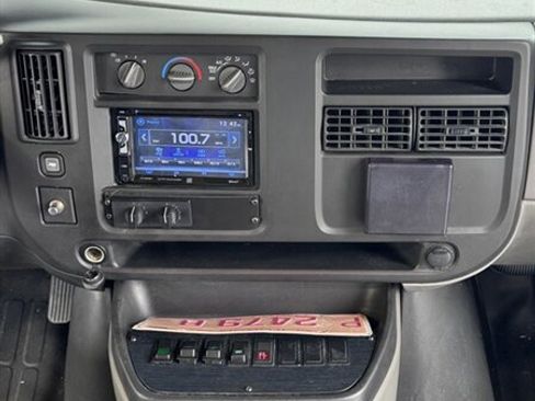 Used 2004 Chevrolet Express 3500 w/ RV Package.  Upfitter Option image 20