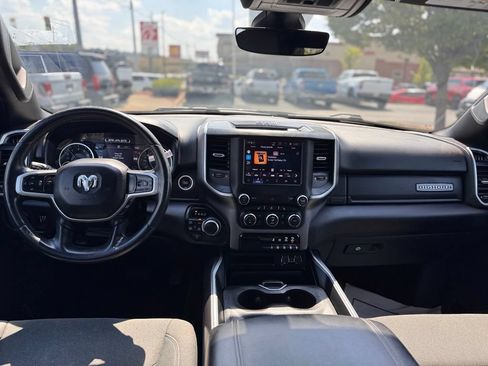 Used 2022 RAM 1500 Big Horn AWD/4WD image 10