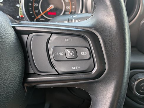 Used 2021 Jeep Gladiator Sport AWD/4WD image 23
