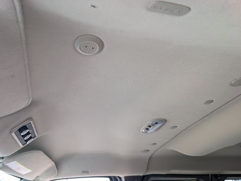 Used 2019 Chevrolet Express 2500 LT w/ LT Preferred Equipment Group RWD image 22