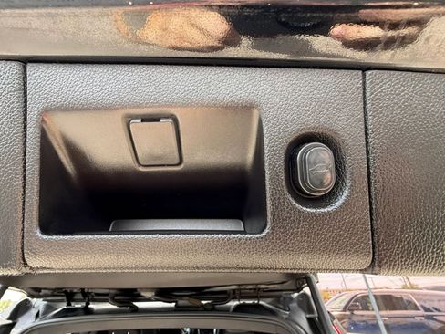 Used 2019 Cadillac Escalade ESV Luxury image 33