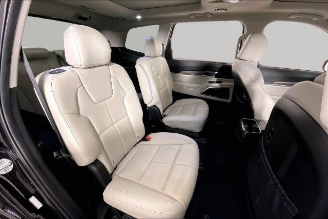 Certified 2022 Kia Telluride SX w/ Nightfall Edition Package AWD/4WD image 22