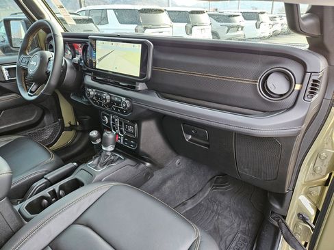 Used 2025 Jeep Wrangler Unlimited Rubicon 392 image 33