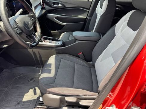 Certified 2024 Chevrolet Trax RS w/ Driver Confidence Package FWD image 15
