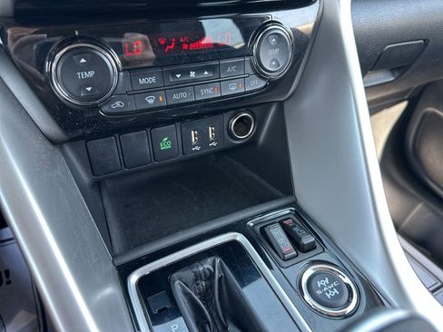 Used 2024 Mitsubishi Eclipse Cross SE image 33