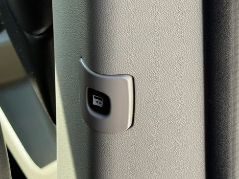 Used 2020 Dodge Grand Caravan SXT FWD image 28