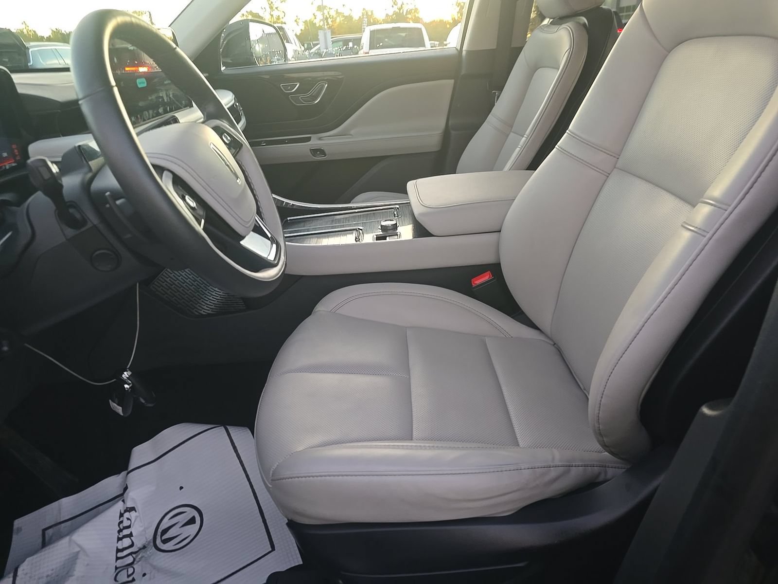 Used 2026 Lincoln Aviator AWD image 15