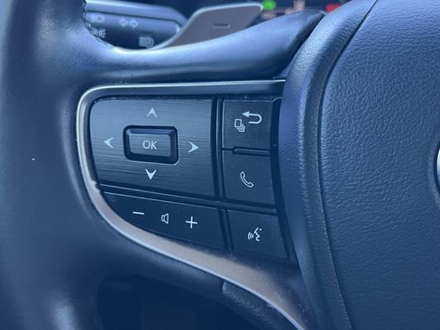 Used 2022 Lexus ES 300h w/ Premium Package image 9