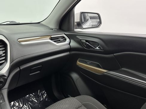 Used 2017 GMC Acadia SLE image 22