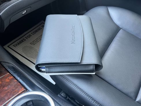 Used 2011 Mercedes-Benz R 350 BlueTEC 4MATIC image 31