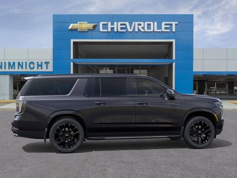New 2026 Chevrolet Suburban RST w/ Comfort Package AWD/4WD image 5