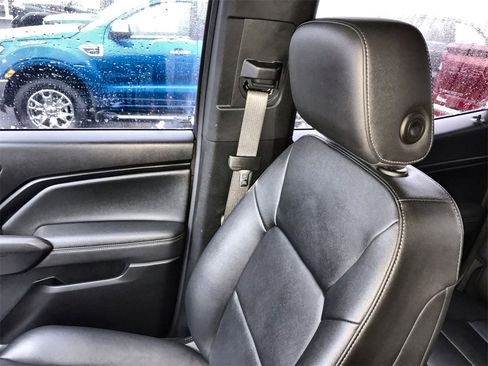 Used 2024 Chevrolet Colorado LT image 24