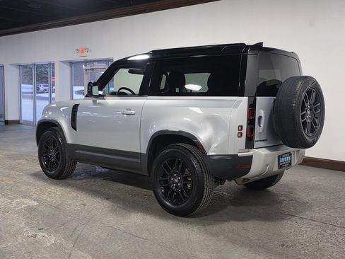 Used 2022 Land Rover Defender 90 S image 6