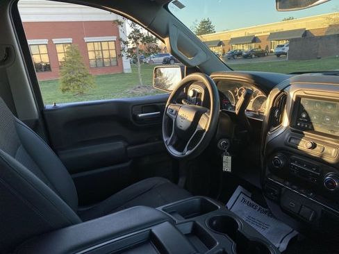 Used 2019 Chevrolet Silverado 1500 Custom Trail Boss w/ Custom Convenience Package image 9