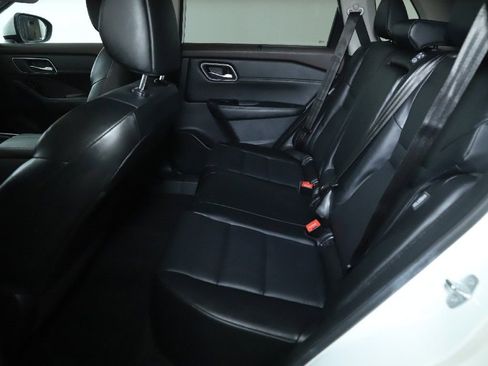 Used 2021 Nissan Rogue SV w/ Premium Package FWD image 14