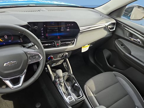 New 2026 Chevrolet TrailBlazer LT w/ Midnight Edition FWD image 14