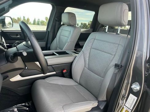Used 2025 Toyota Tundra Limited image 18