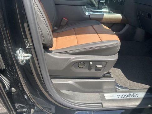 New 2026 Chevrolet Silverado 1500 High Country w/ LPO, Dark Essentials Package AWD/4WD image 31