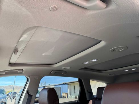 Used 2019 Buick Enclave Avenir w/ Avenir Technology Package AWD/4WD image 27