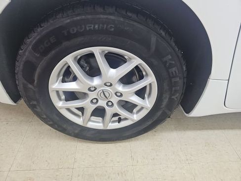 Used 2023 Chrysler Pacifica Touring-L image 23